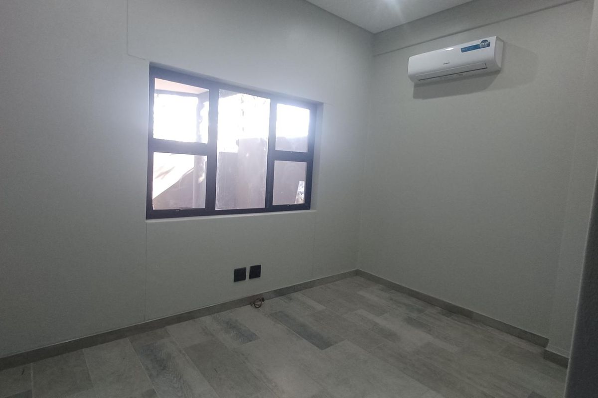 To Let Office space - Photo 4