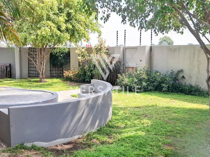 Exceptional Family Home with a Pool, Directly Across from Oshana Gymnasium. - Photo 8