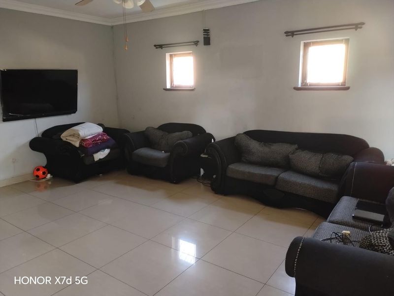 3- bedroom house with large garden. - Photo 5