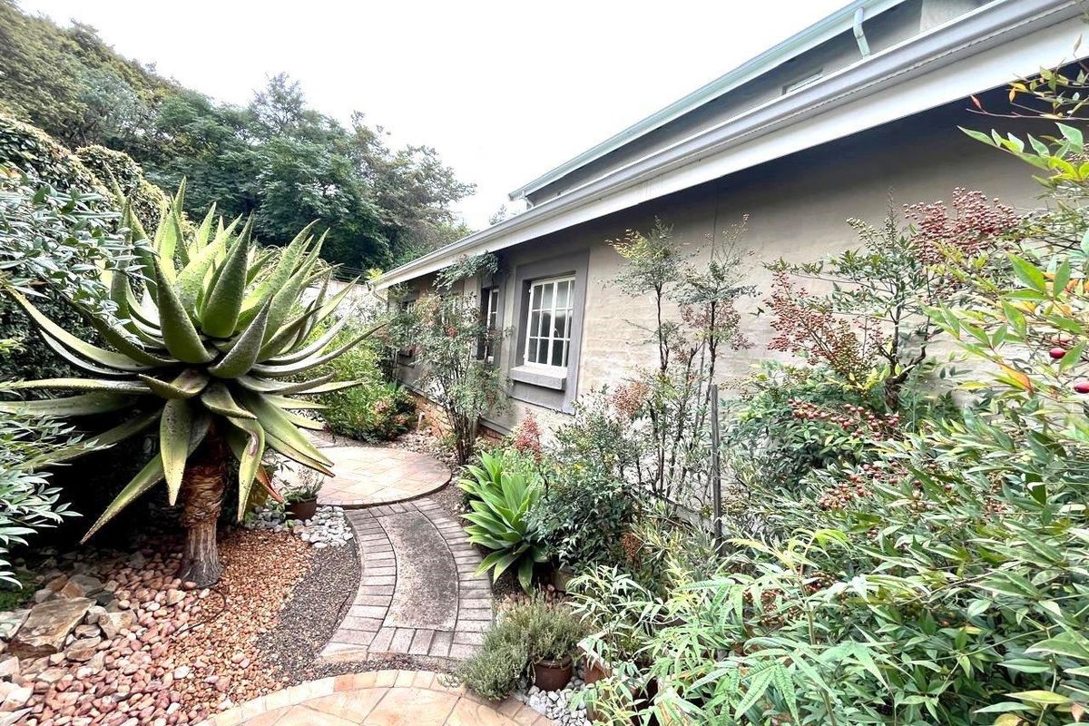 Your Farmhouse in the City - Photo 5