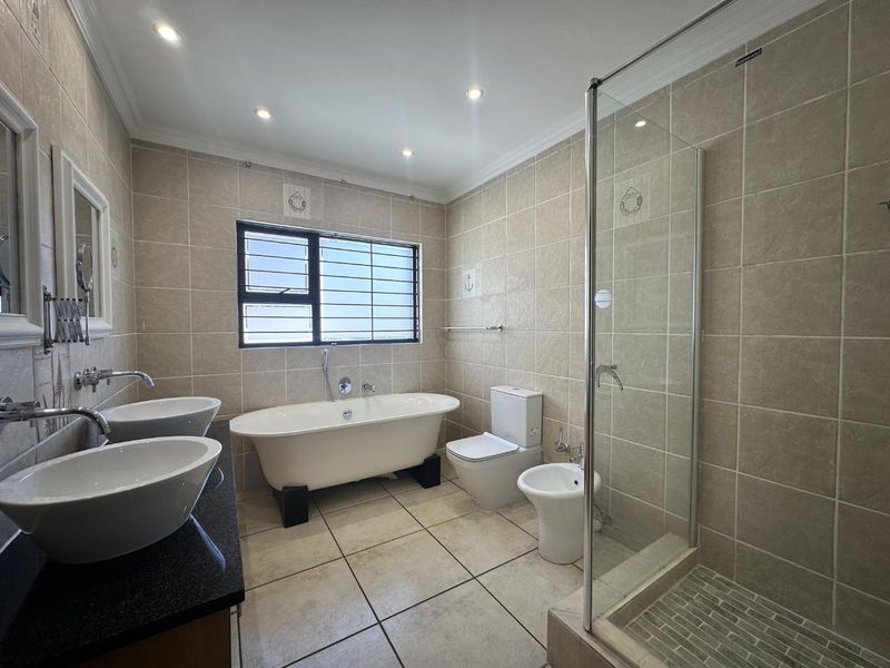 Very Secure 4 Bedroom Home For Rent In Morningside, Sandton - Photo 6