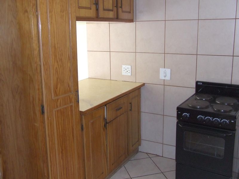 2 BEDROOM FLAT TO RENT IN DOORNPOORT - Photo 8