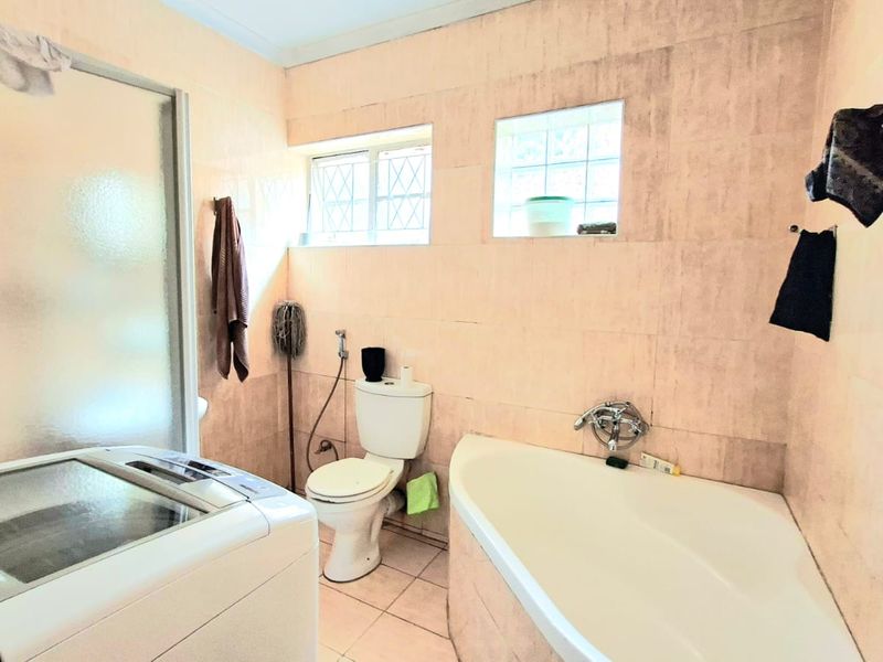 Income generating property - Photo 8