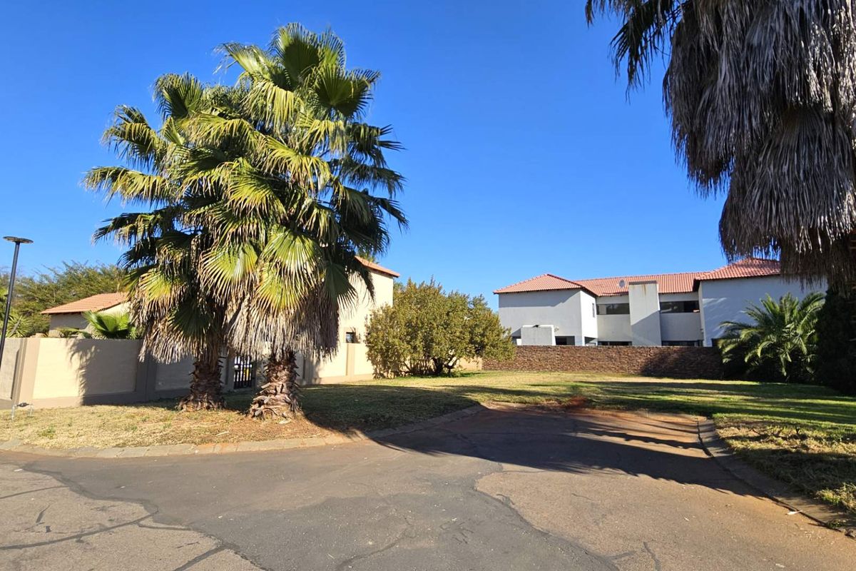 Vacant Stand in Popular Bougainvilla Estate - Photo 2