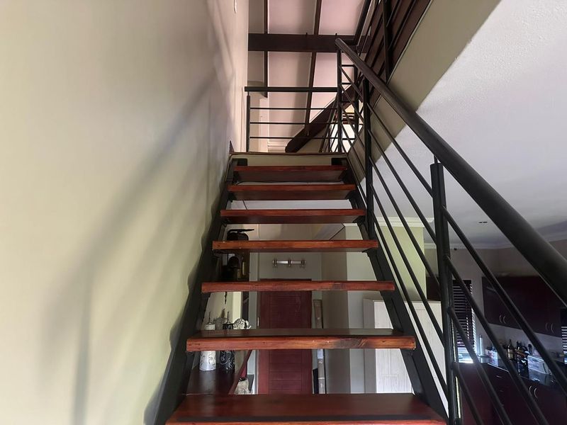 VERY NEAT PENTHOUSE OVERLOOKING THE GOLF COURSE - Photo 9