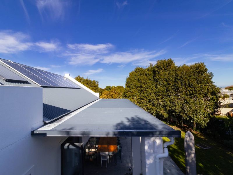 Space, Style & Sweeping Views! - Photo 7