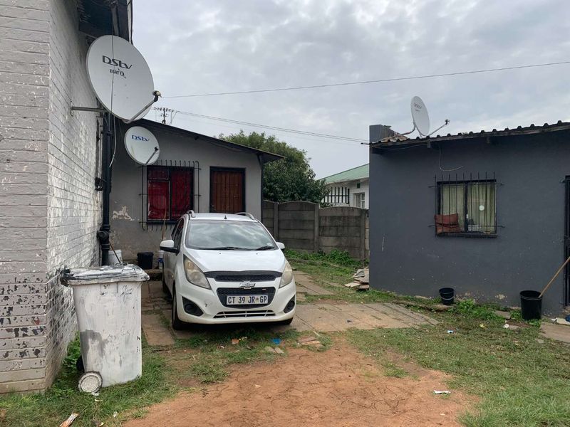 Rental investment property for sale in South Hills Johannesburg - Photo 10