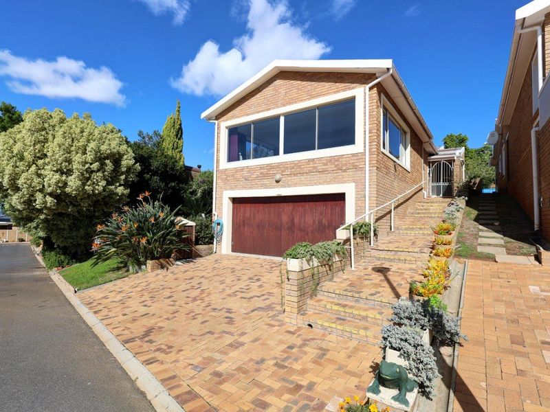 North facing! Panoramic Views! Tranquil and Secure Setting! - Photo 2