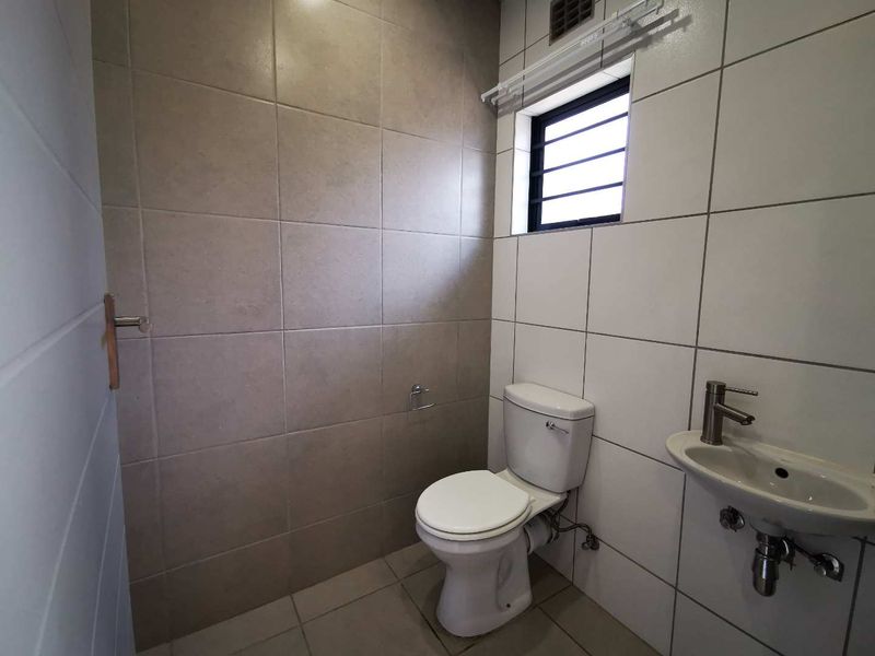 Modern & Effortless Living in a Secure Estate – Phase 3 Gem! - Photo 4