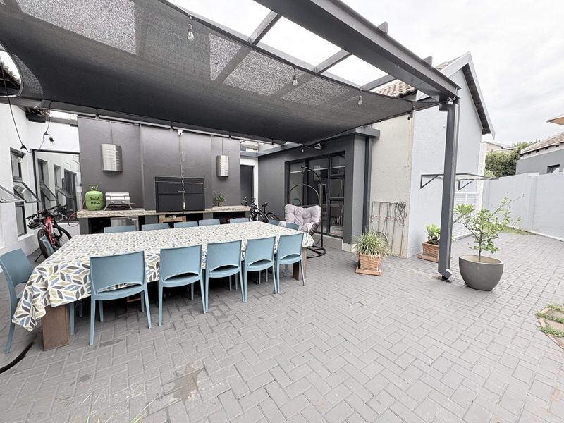 Modern home in Midstream Meadows - Photo 10