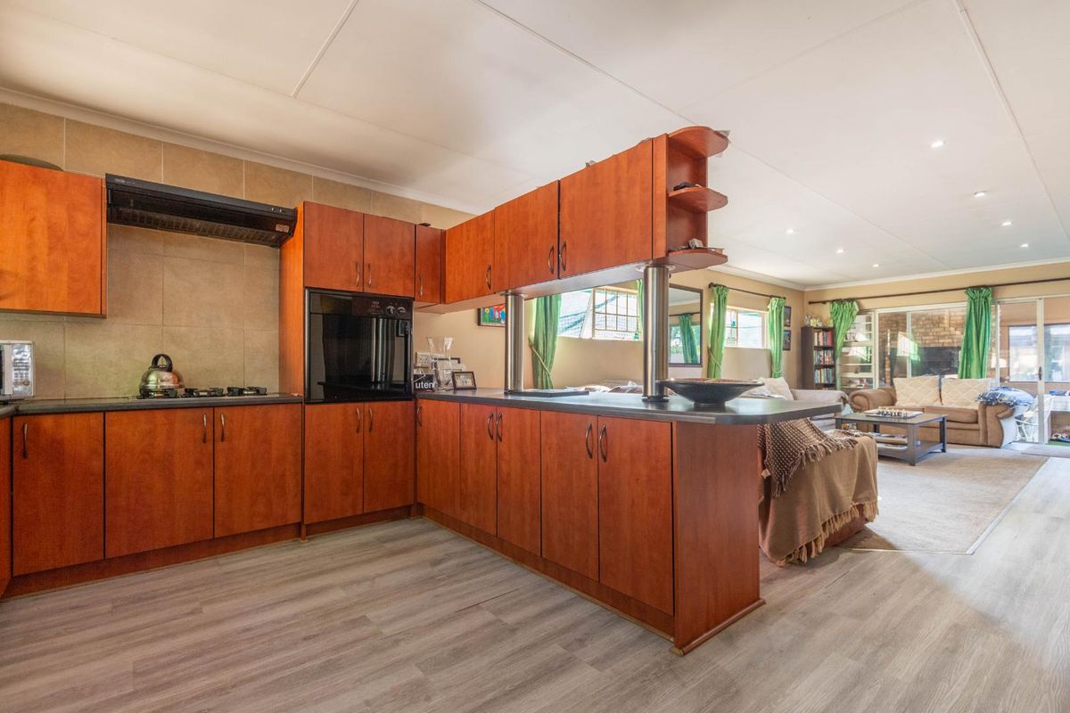 Unlock the potential of a lifetime with this incredible property for sale in Rynfield - Photo 3