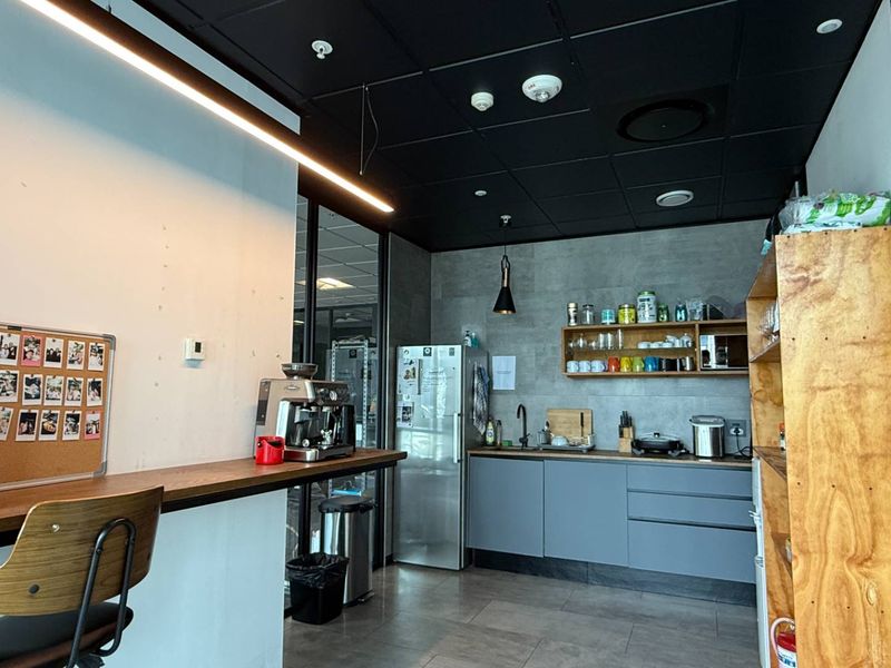 AAA-grade office space with panoramic views in Cape Town CBD - Photo 8