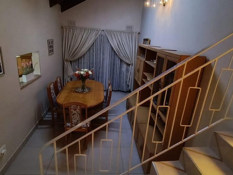 5 Bedroom House for sale in Silverglen - Photo 7