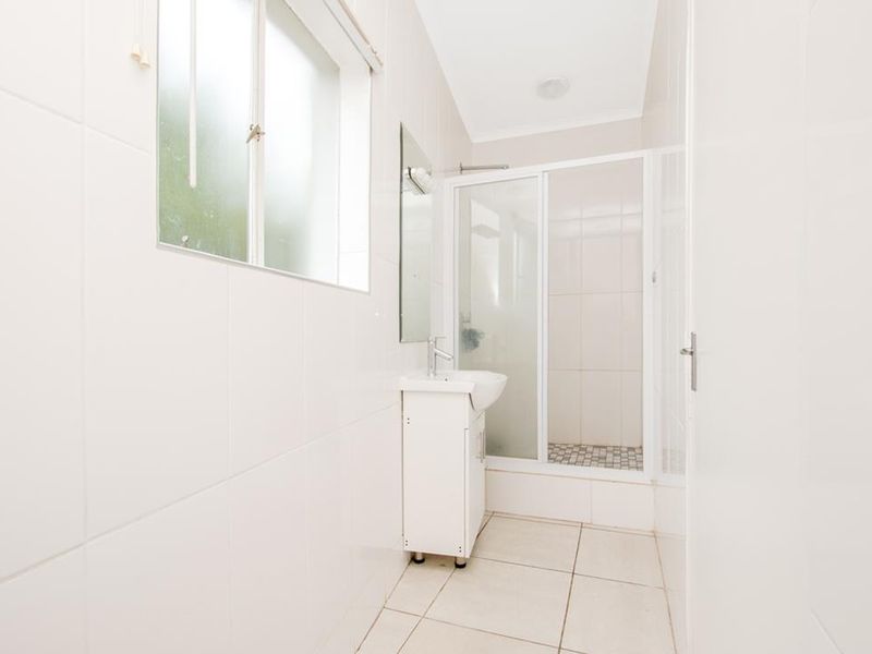 Spacious Unit for sale in Floracliffe Roodepoort - Photo 9