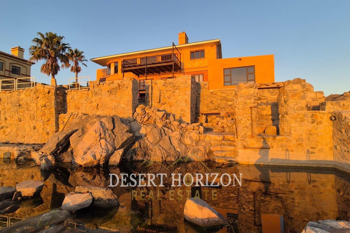Lüderitz | Beautiful 5-Bedroom Seafront Home with a Unique Rock-Embedded Swimming Pool -Perfectly Blending with the Ocean Horizon - Photo 2
