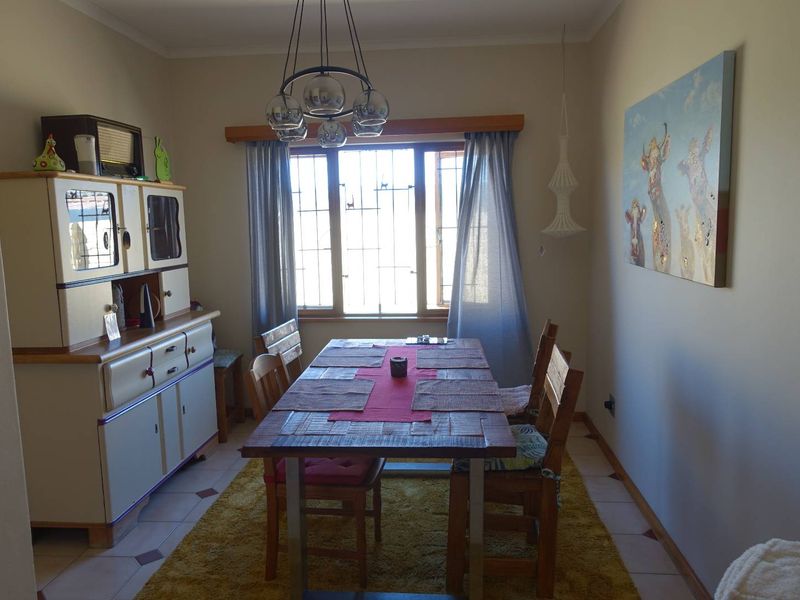 COSY FAMILY HOME ON LARGE ERF CLOSE TO SCHOOLS & SHOPPING CENTER - Photo 9