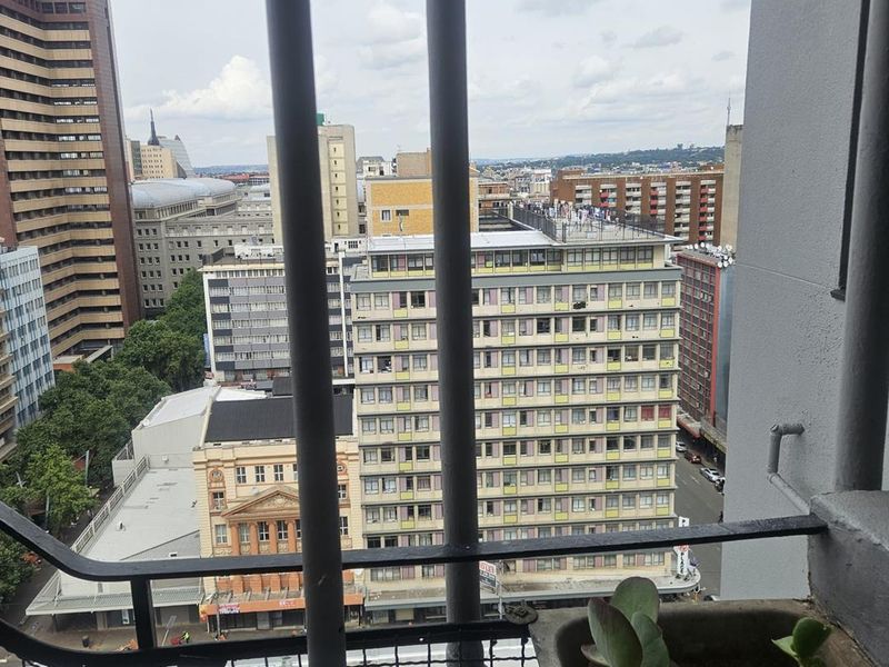 Spacious Bachelor Apartment in Ansteys Building - Unit 59 - Photo 4