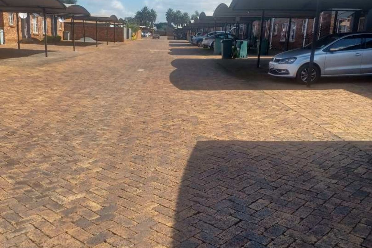 2 Bedroom Apartment for Sale in Andeon - Photo 2