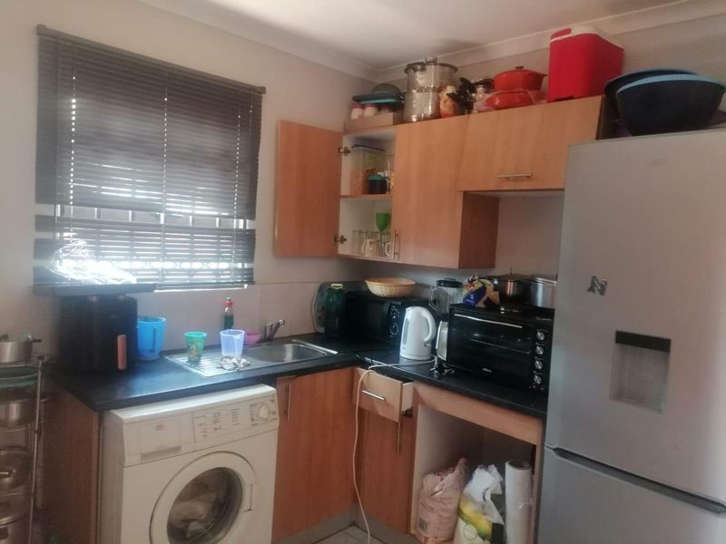 Dawn City - R 830 000 Family Home ! - Photo 8