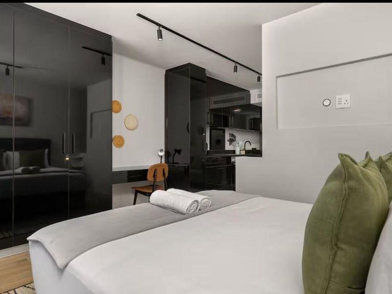 Beautiful Apartment with Breathtaking views - Photo 8