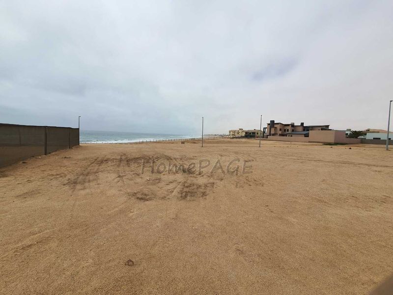 Ext 10, Henties Bay:  LARGE Beachfront Plot is for sale - Photo 2