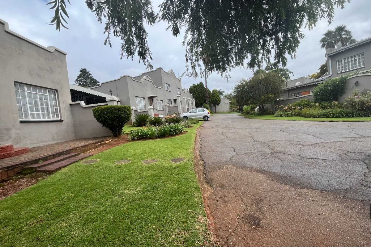 STUNNING FAMILY HOME - Photo 3