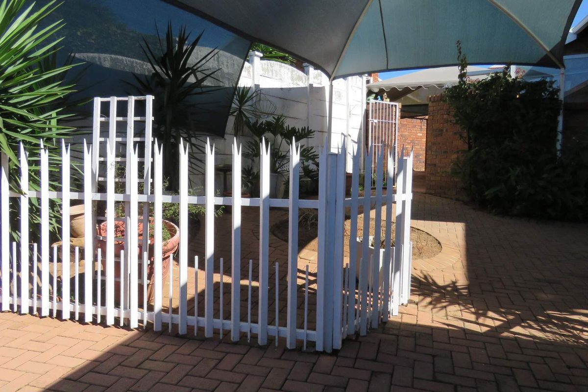 Secure Cluster Living with Space, Comfort and Low Levies - Photo 2