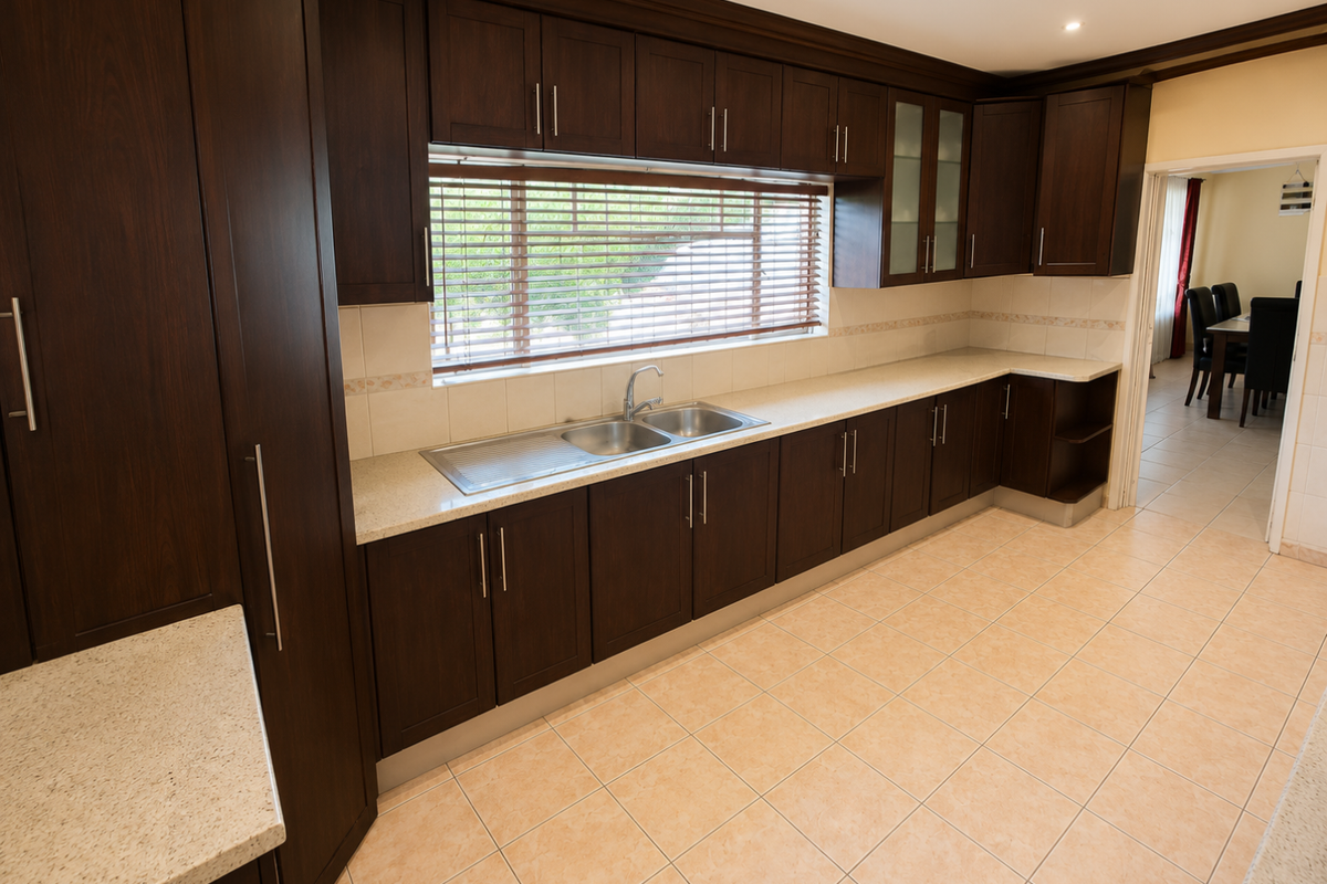 5 bedroom house - Photo 2