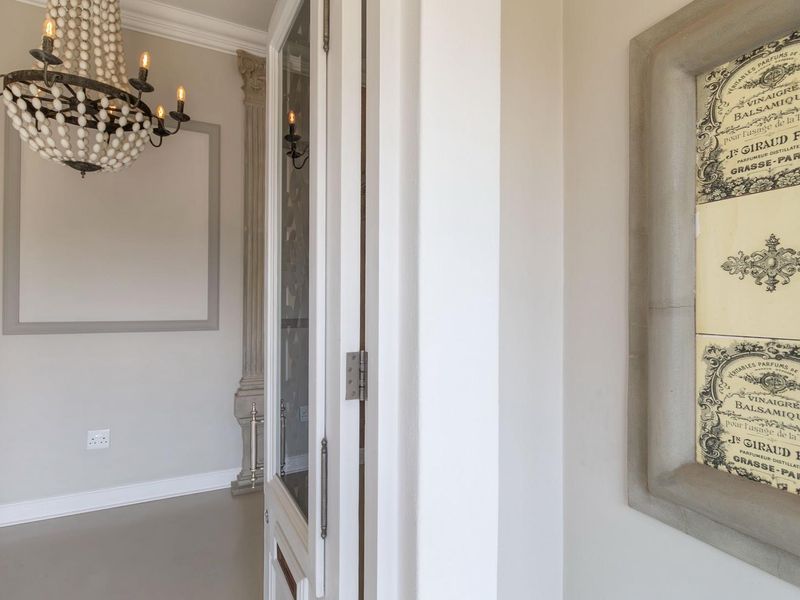 Mediterranean oasis family home - Photo 7