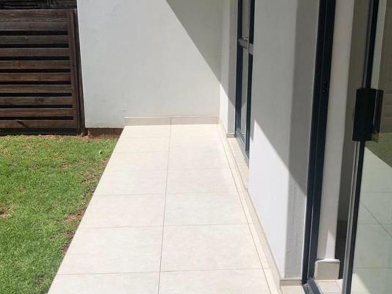 One Bedroom Apartment for Sale in Modderfontein - Photo 2