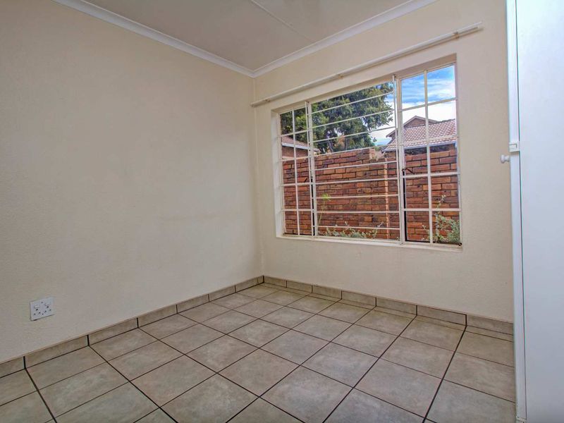 Move in ready - Photo 9