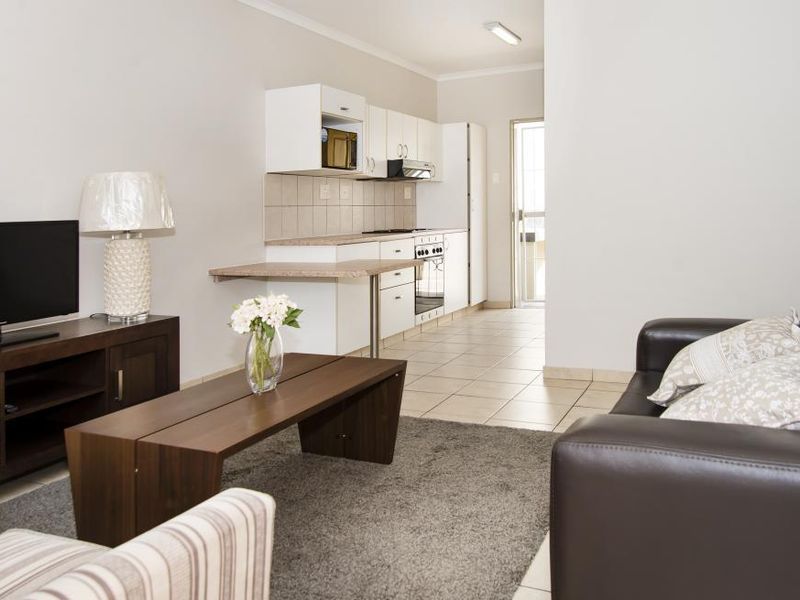 Townhouse for Sale - Pionierspark Ext 1 (Windhoek) - Photo 2