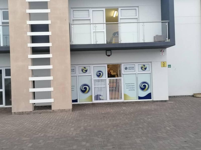 INDUSTRIAL WAREHOUSE FOR SALE WALVISBAY - Photo 2