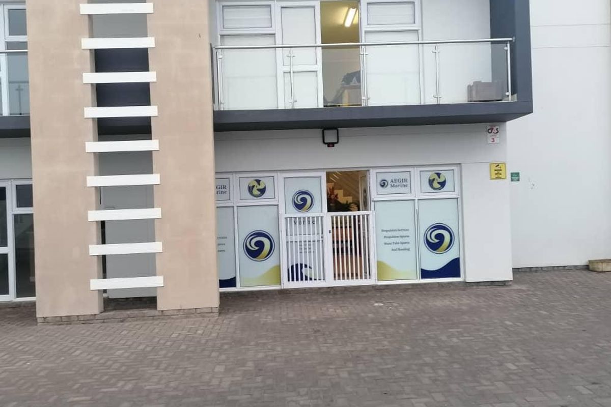 INDUSTRIAL WAREHOUSE FOR SALE WALVISBAY - Photo 2