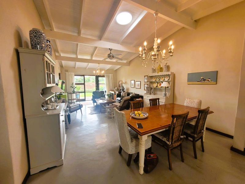 **Stepless - Charming, Spacious Corner Simplex with Extra Parking ** - Photo 9