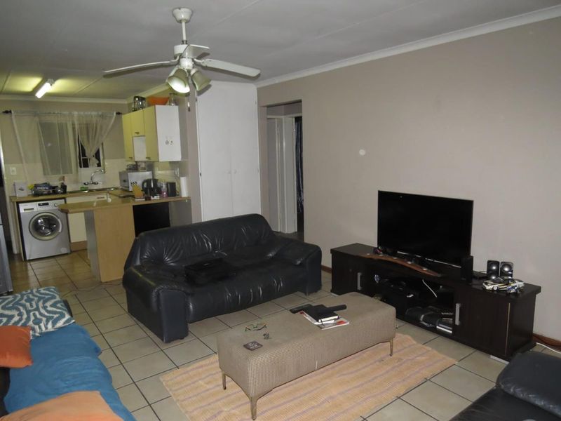 Ravenswood next to Beyers Park 2 Bedroom 1st Floor - Photo 6