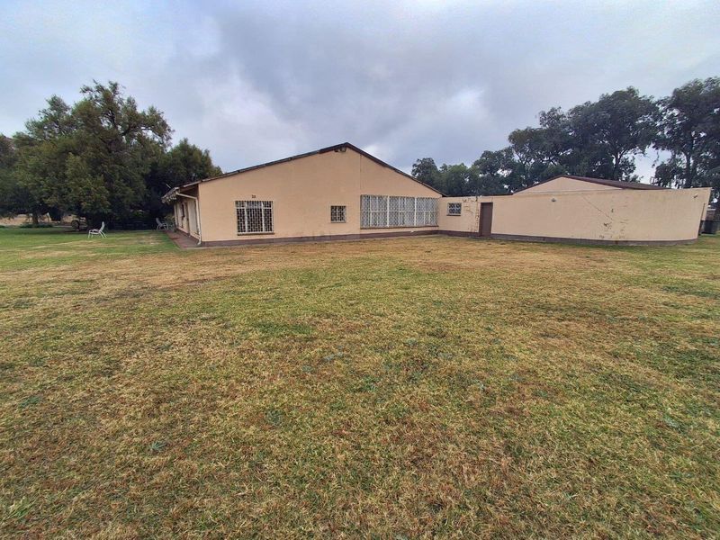 Main Road Access - Ideally Located Smallholding at an Exceptional Price - Photo 3