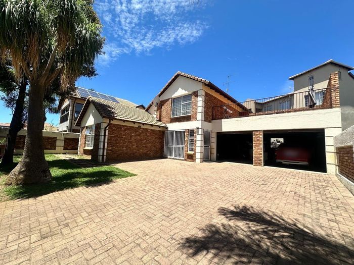 Property #2472046, Cluster Pending Sale in Eden Glen