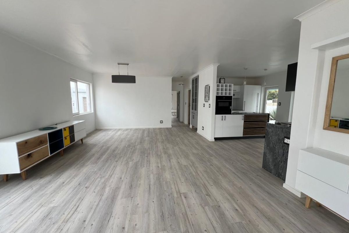 EXCEPTIONAL EUROPEAN STYLE HOME FOR SALE IN HAGE HEIGHTS - Photo 2