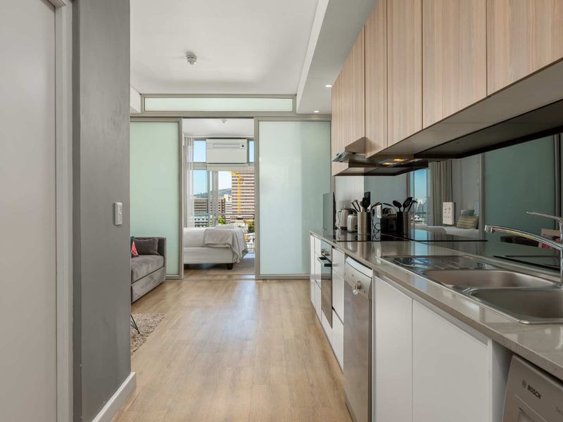 Furnished apartment in Cape Town City Bowl - Photo 3