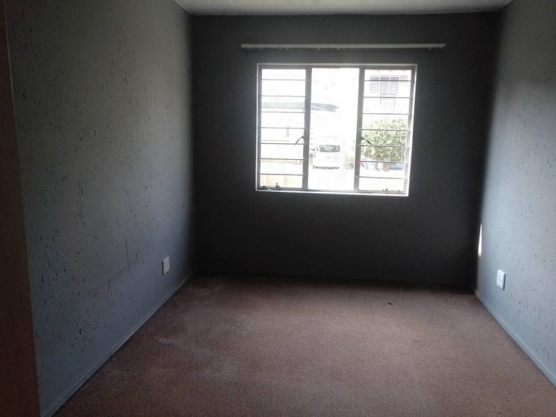 Groundfloor 1 Bedroom Apartment Flat For Sale in Boksburg Klippoortjie. - Photo 5