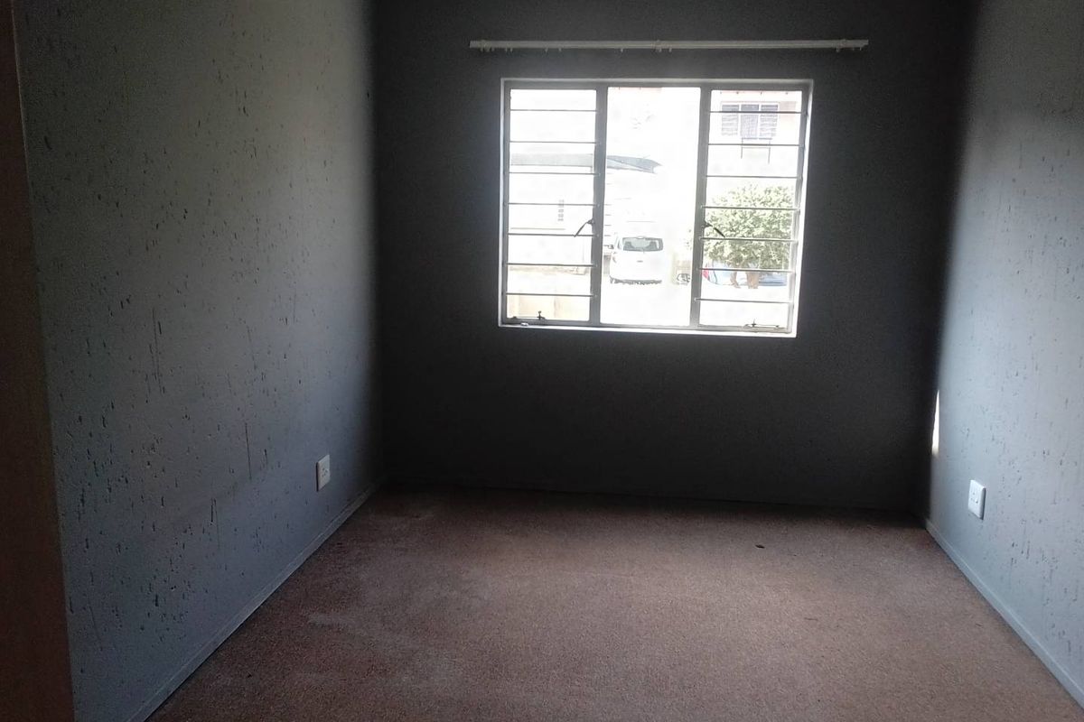 Groundfloor 1 Bedroom Apartment Flat For Sale in Boksburg Klippoortjie. - Photo 5