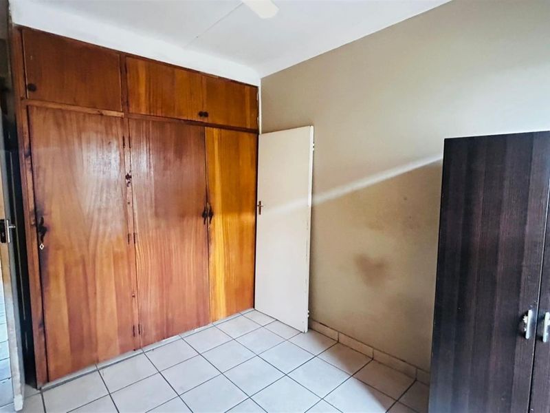 House For Sale in Elsburg, Germiston - Photo 8
