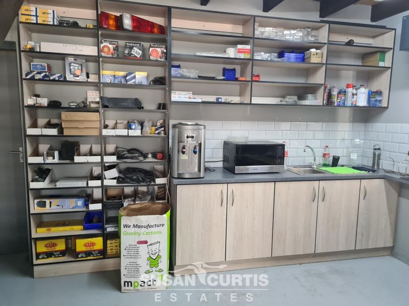 Well-Located Workshop - Photo 3