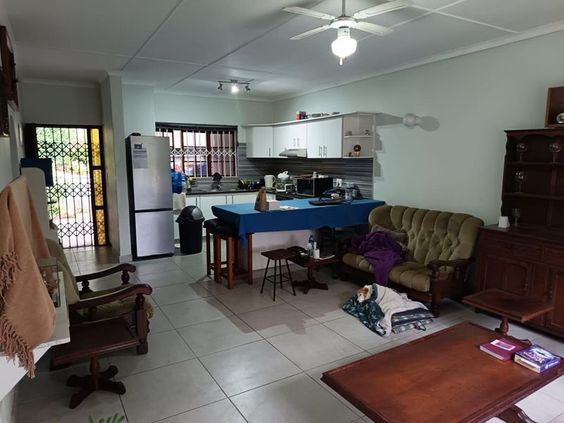 This 2 Bedroom house for sale in Amanzimtoti, Looking for a free-standing, pet friendly Townhouse in a good area! - Photo 6
