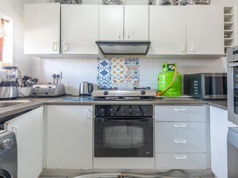 2 bed 1 bath in ST JAMES - Photo 5