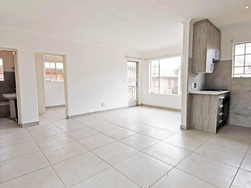 2 bedroom townhouse For Sale in Alberton North - Photo 3