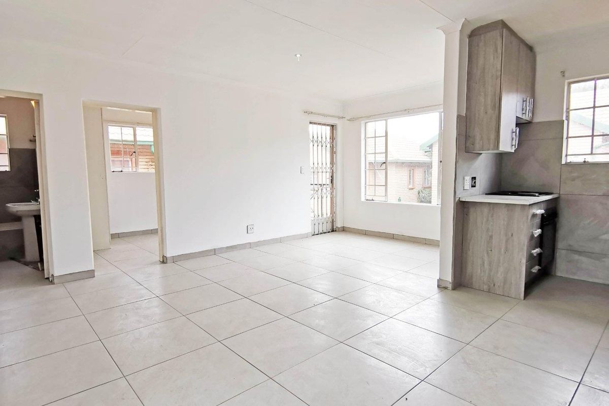 2 bedroom townhouse For Sale in Alberton North - Photo 3