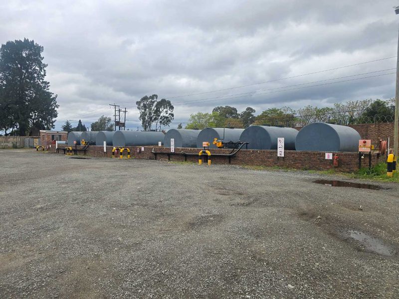 Prime Property with Fuel Depot, Workshop & Residential Space - Photo 4