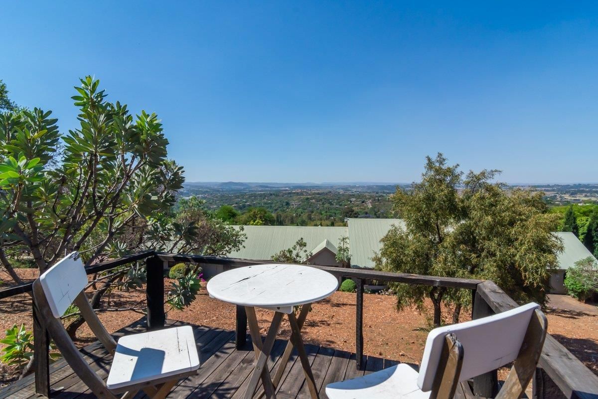 Endless views, Endless possibilities: Your new home awaits! - Photo 2